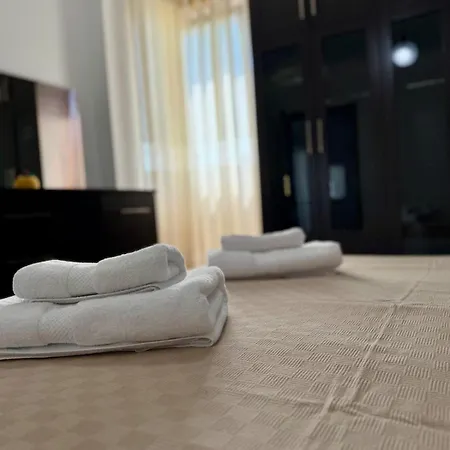 Park Apartment *